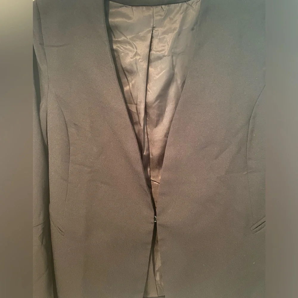EUC Tea n Cup Women’s Bell Sleeve Blazer - Black, size M - Picture 6 of 6
